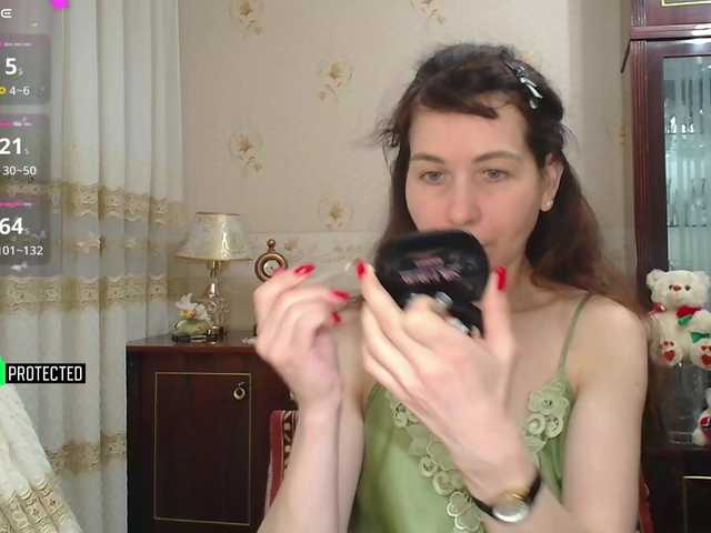 caroliiine's BongaCams show and profile