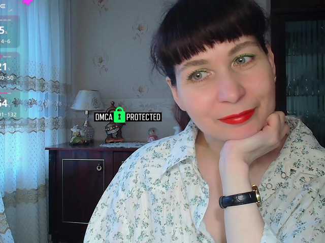 caroliiine's BongaCams show and profile