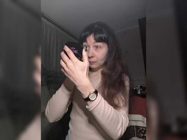 caroliiine from BongaCams