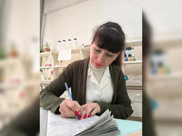 caroliiine's BongaCams show and profile