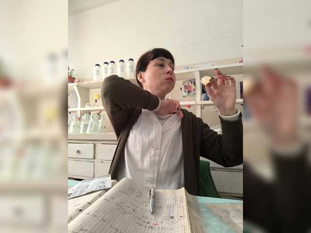 caroliiine's BongaCams show and profile