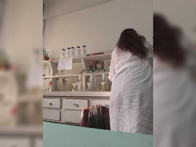 caroliiine from BongaCams