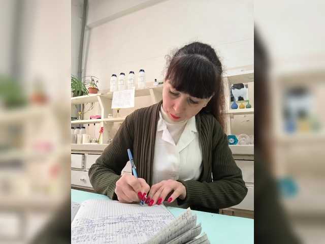 caroliiine's BongaCams show and profile