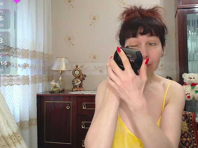 caroliiine's BongaCams show and profile