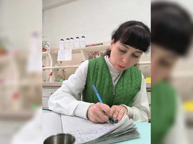 caroliiine from BongaCams is Freechat