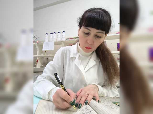 caroliiine's BongaCams show and profile