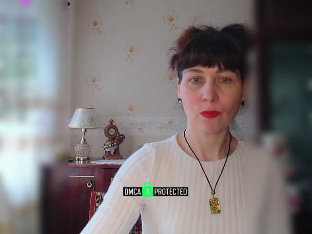 caroliiine's BongaCams show and profile