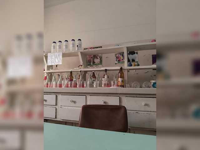 caroliiine's BongaCams show and profile