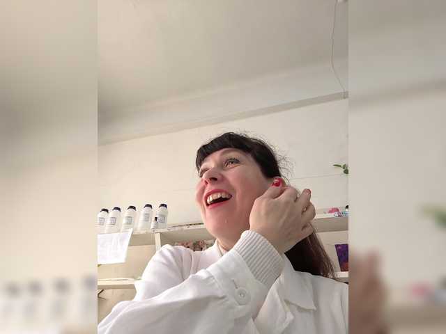 caroliiine's BongaCams show and profile