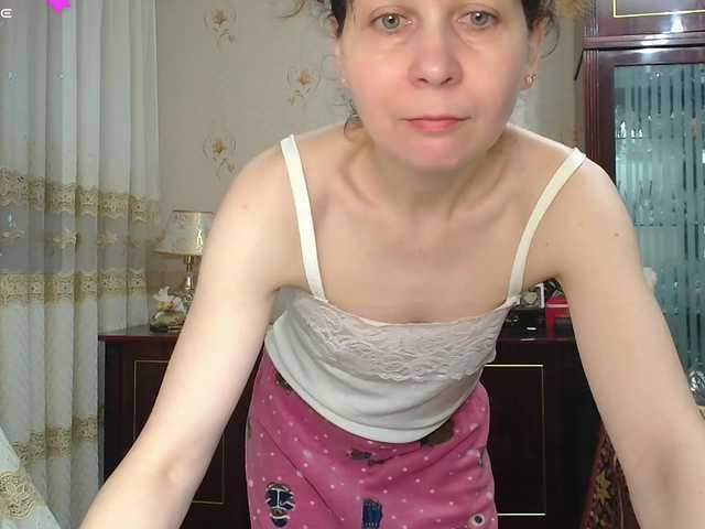 caroliiine's BongaCams show and profile