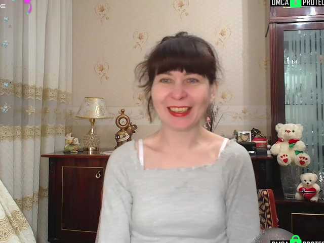 caroliiine's BongaCams show and profile