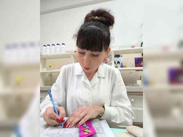 caroliiine Live Webcam on BongaCams