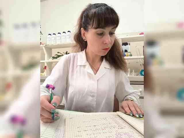 Модель: caroliiine