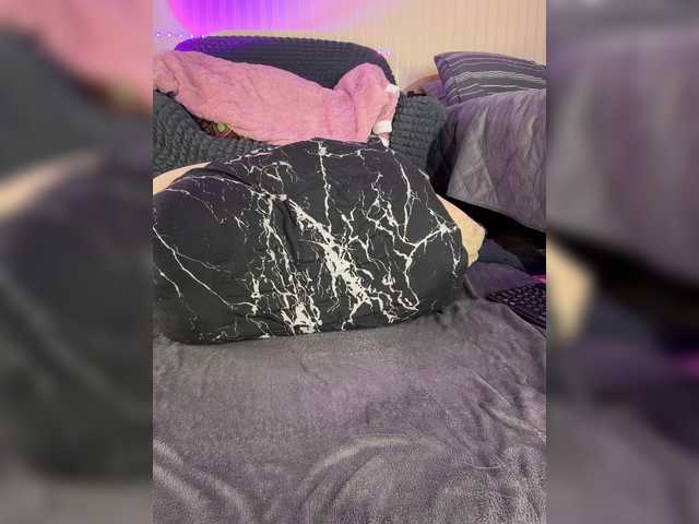 -SweetNatali-'s BongaCams show and profile