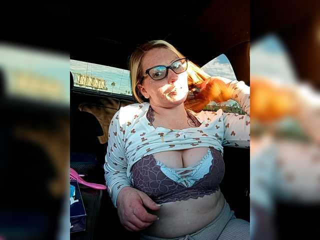 Meowzers7771's BongaCams show and profile