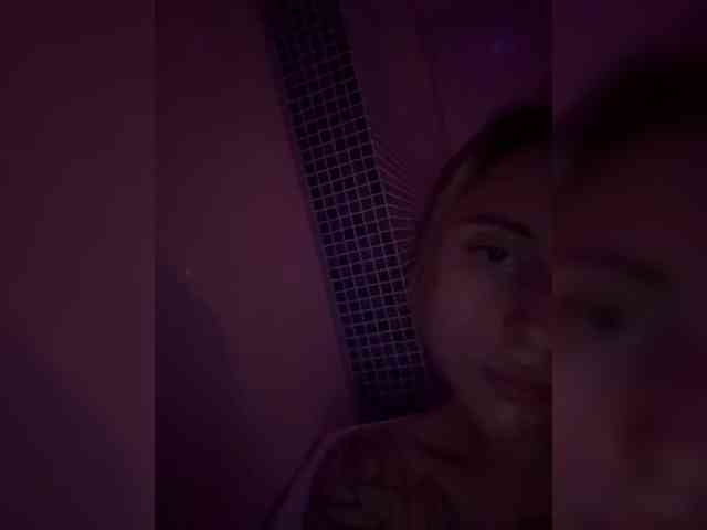 CamillaSweetty webcam