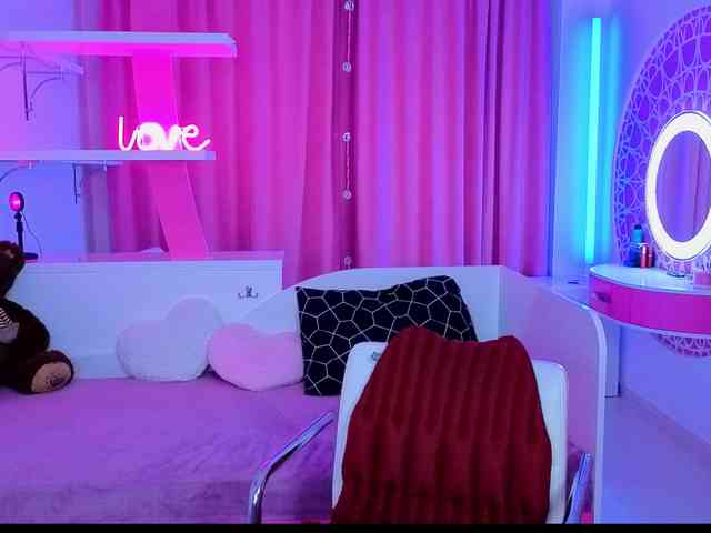 -milla--- Live Webcam on BongaCams