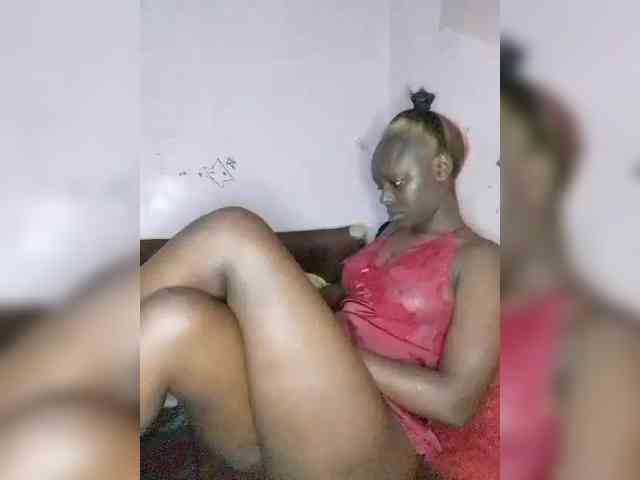 EbonyMeldine webcam