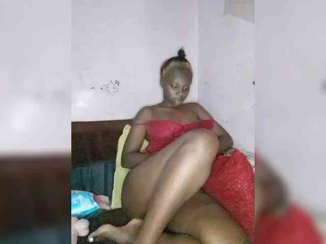 EbonyMeldine webcam