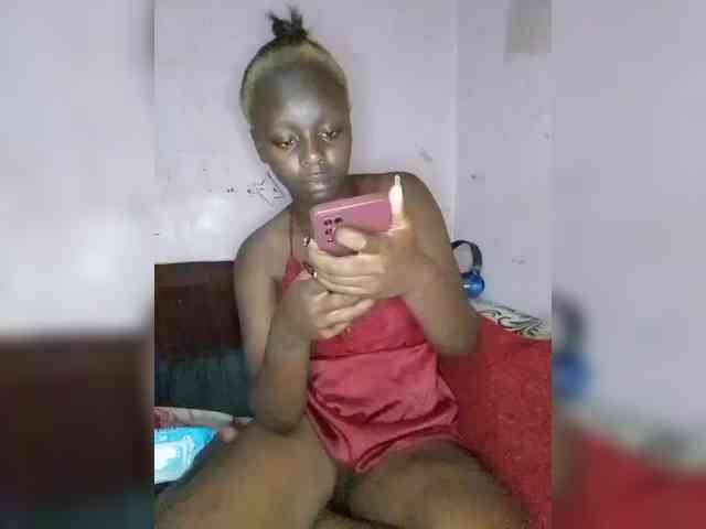 EbonyMeldine webcam