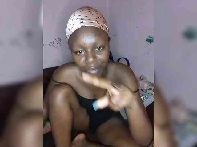 EbonyMeldine webcam