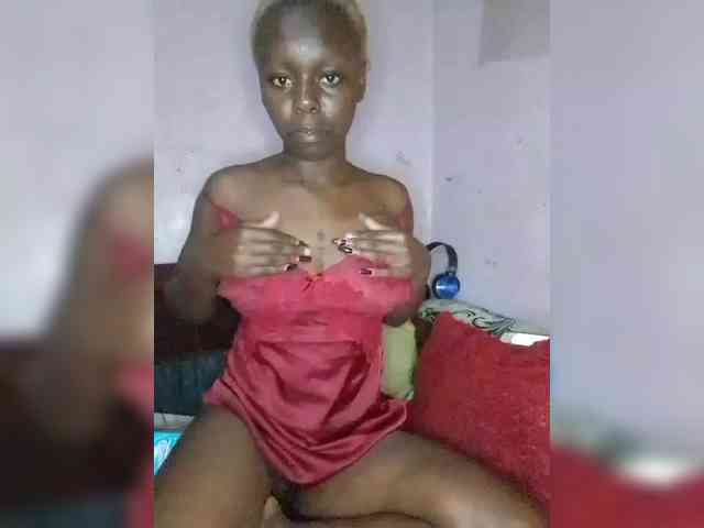 EbonyMeldine webcam