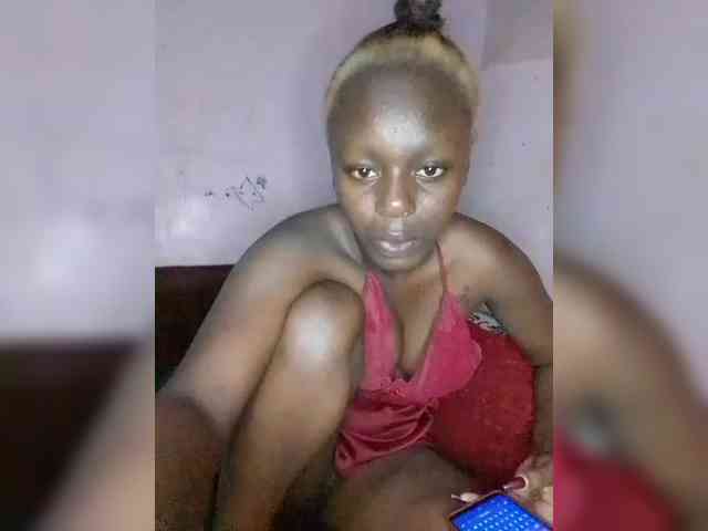 EbonyMeldine webcam