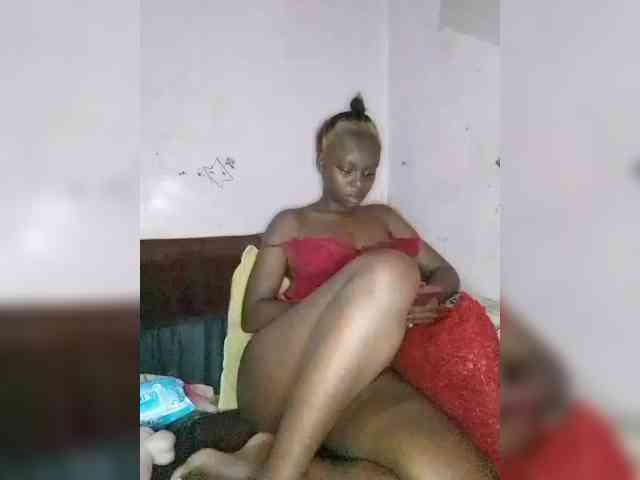 EbonyMeldine webcam