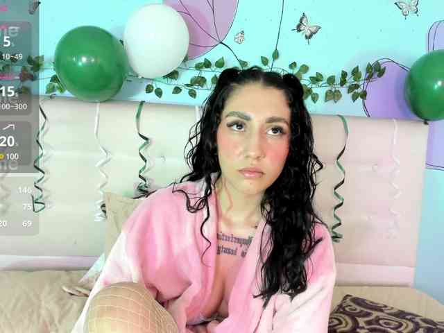 CherryHoneyy Live Webcam on BongaCams