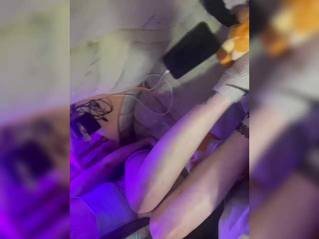 Letti28 from BongaCams