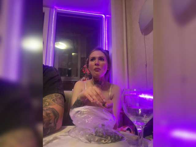Letti28 - experienced host for a playful online show Letti28 from BongaCams