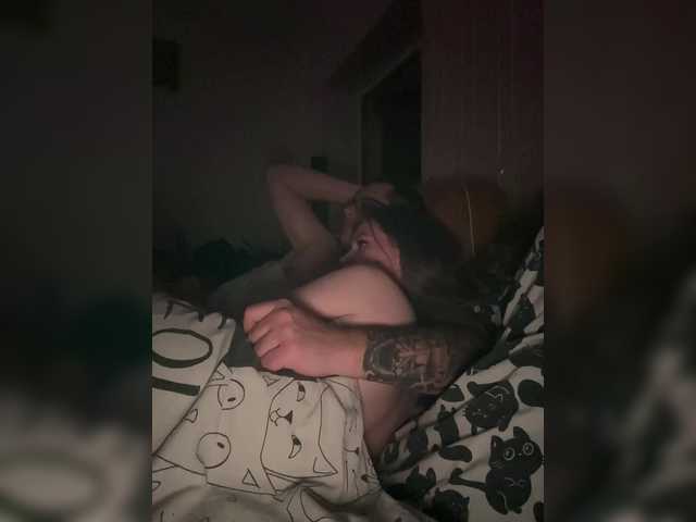 Letti28's BongaCams show and profile