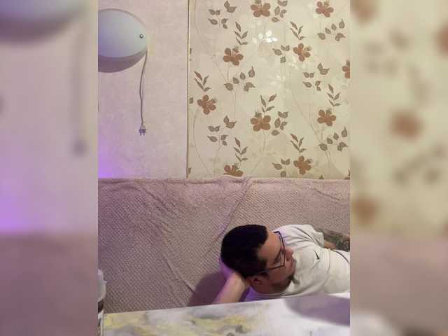 Letti28's BongaCams show and profile