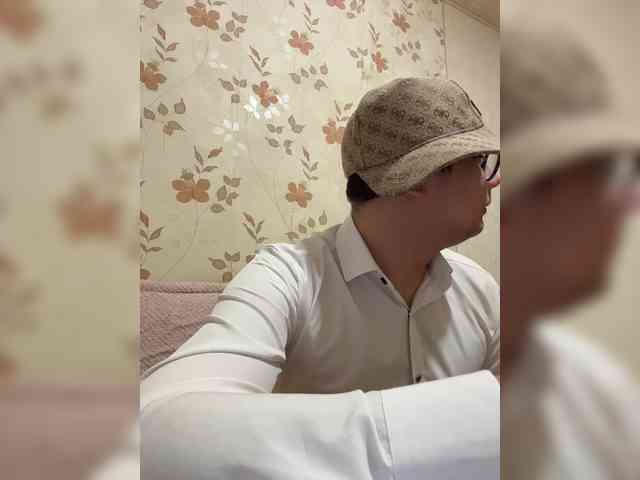 Letti28 Live Webcam on BongaCams