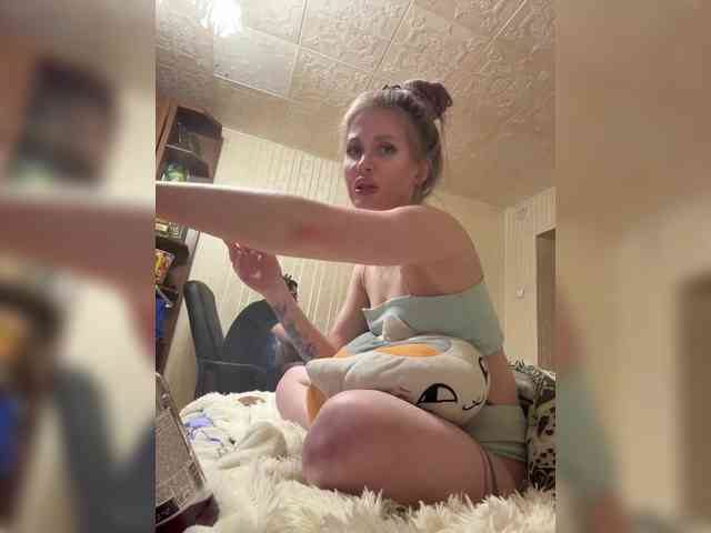 Letti28 Live Webcam on BongaCams