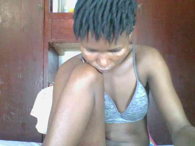 Ebonycutegal webcam