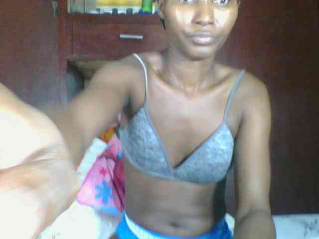 Ebonycutegal webcam