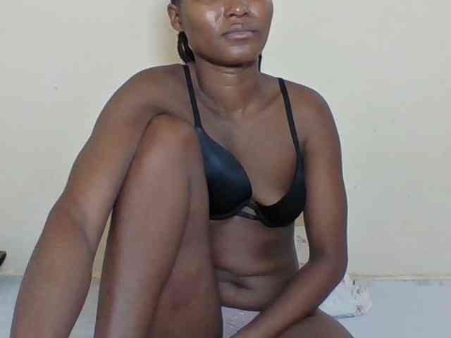 Ebonycutegal webcam
