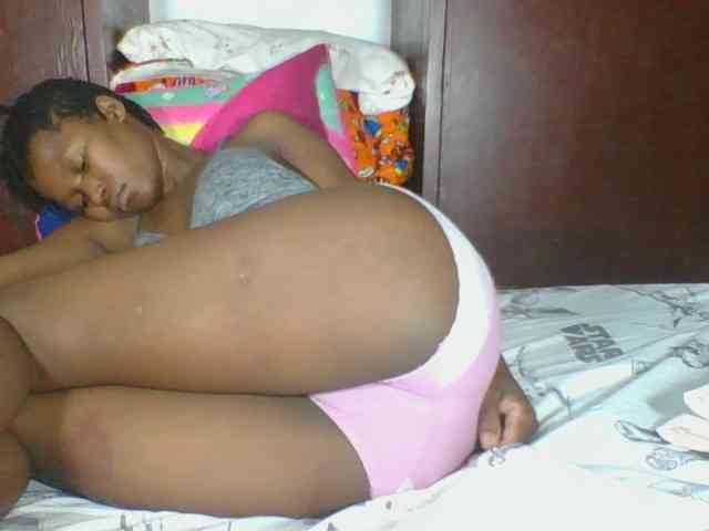 Ebonycutegal webcam