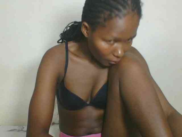 Ebonycutegal webcam