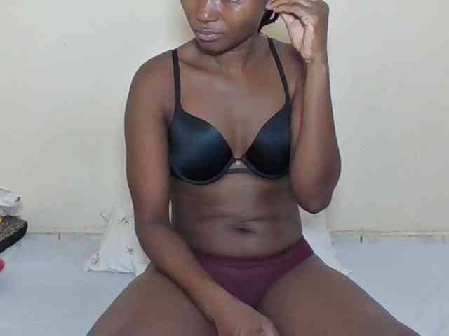 Ebonycutegal webcam