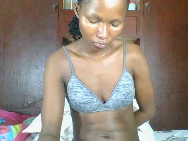 Ebonycutegal webcam