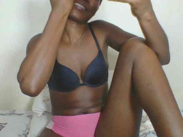 Ebonycutegal webcam