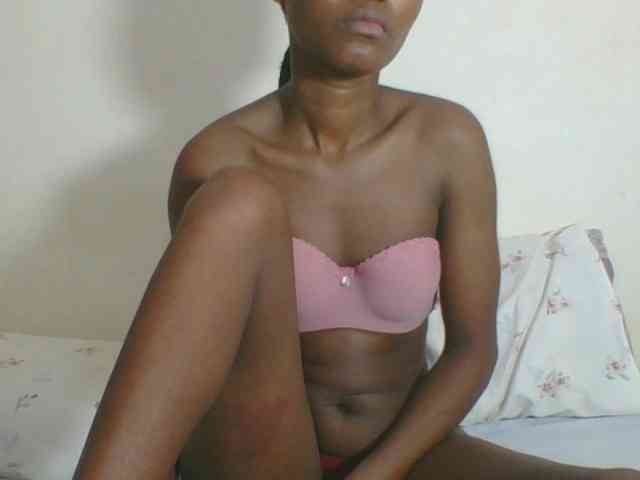 Ebonycutegal webcam