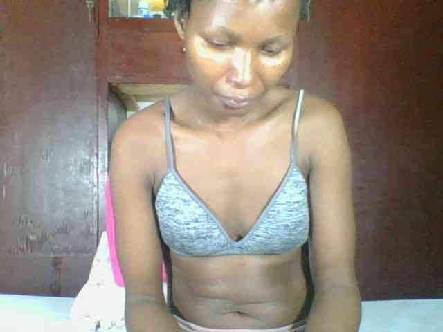 Ebonycutegal webcam