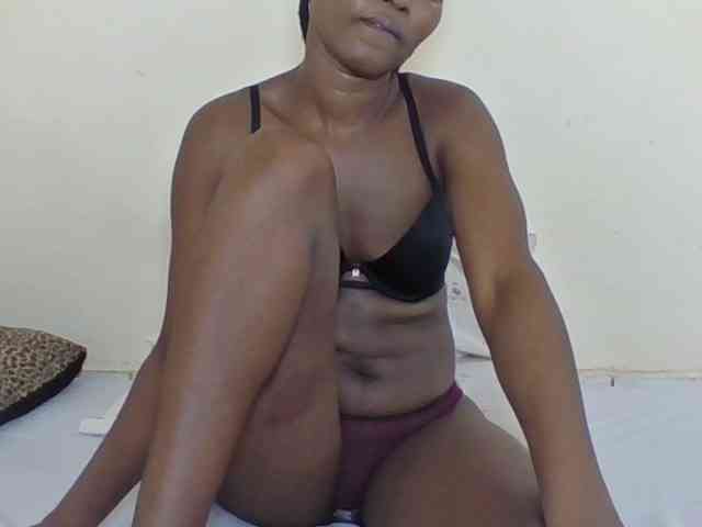 Ebonycutegal webcam