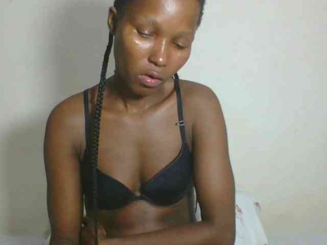 Ebonycutegal webcam