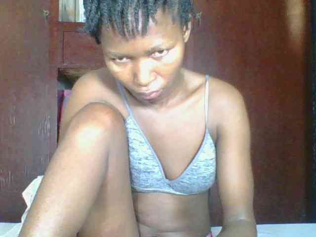Ebonycutegal webcam