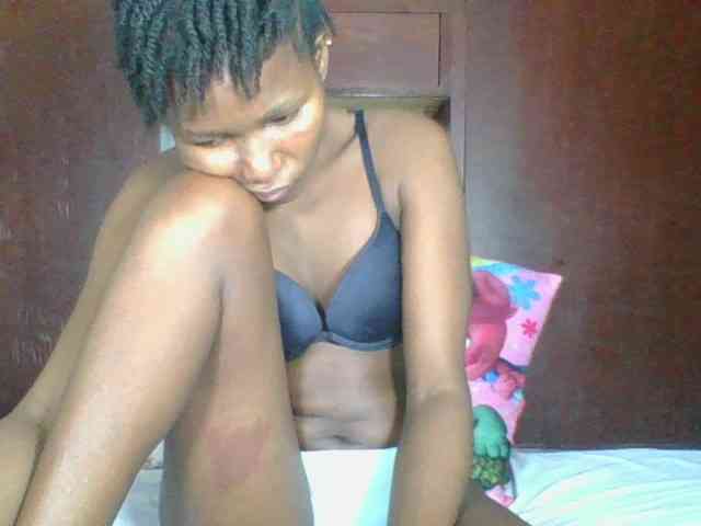 Ebonycutegal webcam