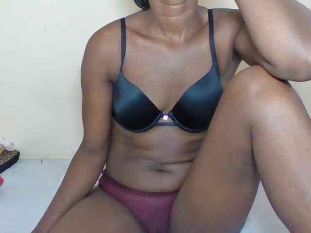 Ebonycutegal webcam
